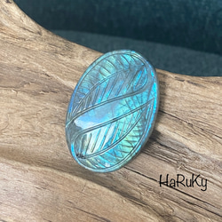 リーフカービング グリーングラデーション ラブラドライト ルース 33 天然石 1枚目の画像