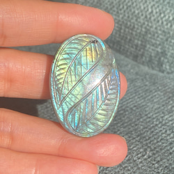 リーフカービング グリーングラデーション ラブラドライト ルース 33 天然石 17枚目の画像