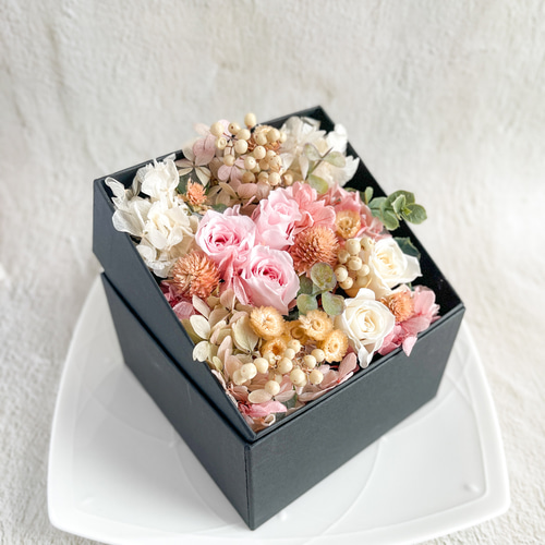 シャビーシックなピンクのボックスアレンジ＊プリザーブドフラワー