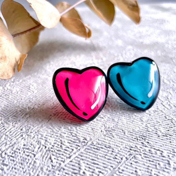 glass heart comic Earrings 2枚目の画像