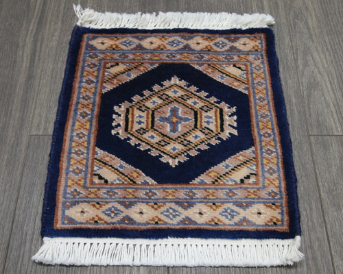パキスタン手織り絨毯　 ウール　アクセントラグ 　size:113×76cm パキスタン絨毯(94x150cm)緑 ウール 手織りラグ