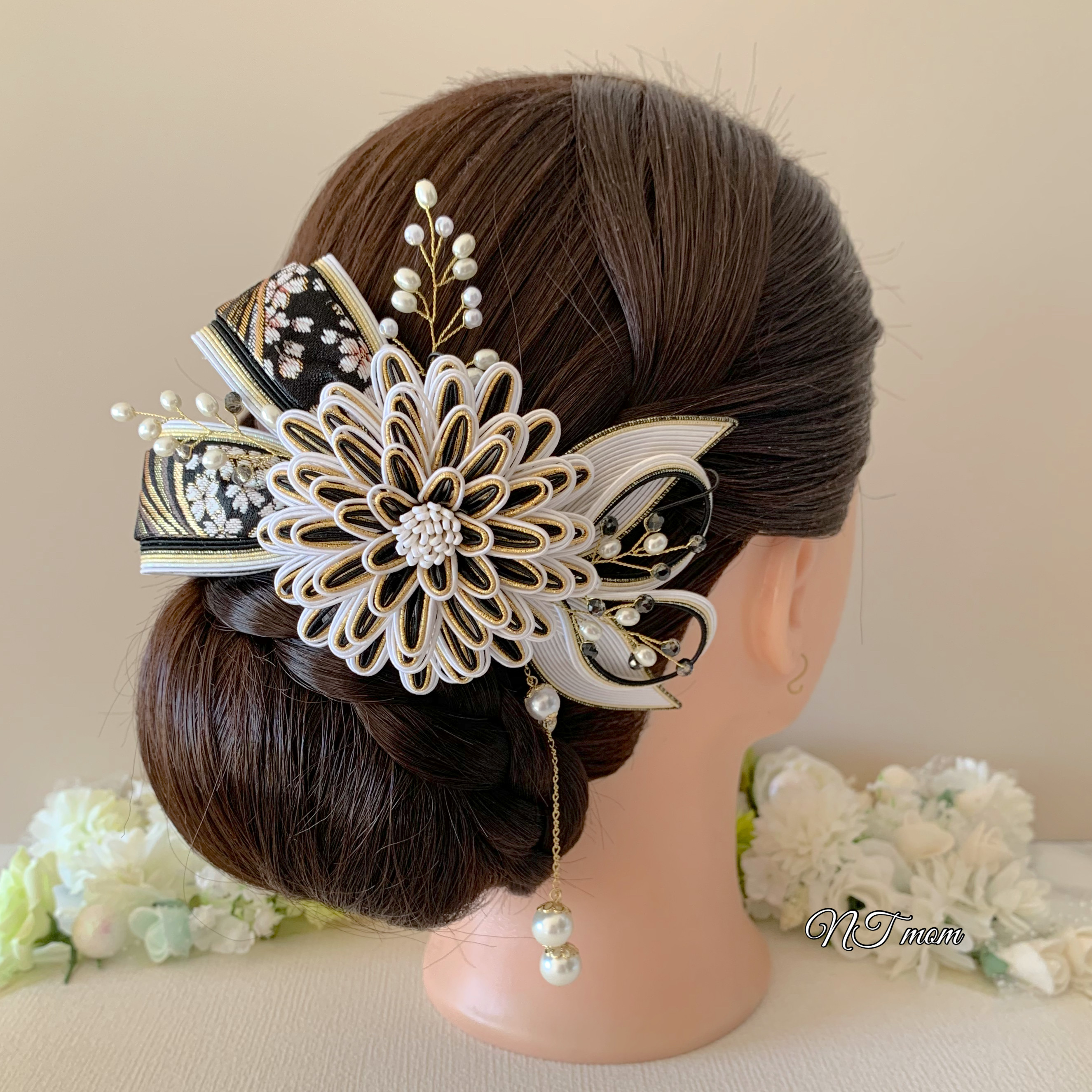 成人式卒業式結婚式・和装水引髪飾り・華一輪・白黒金