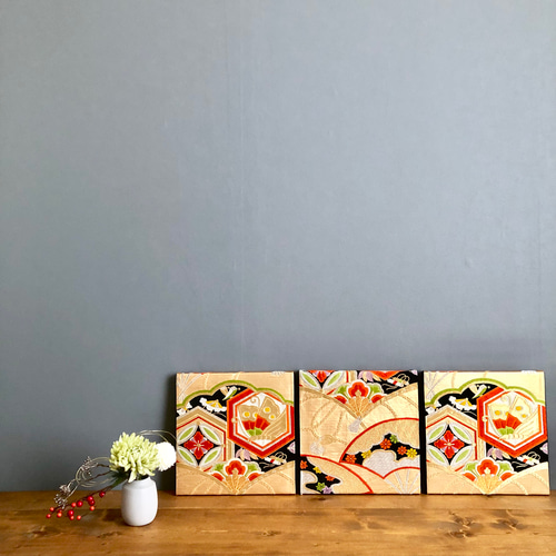 帯のファブリックパネル 漆黒に金色と蝶（3枚セット）サスティナブル