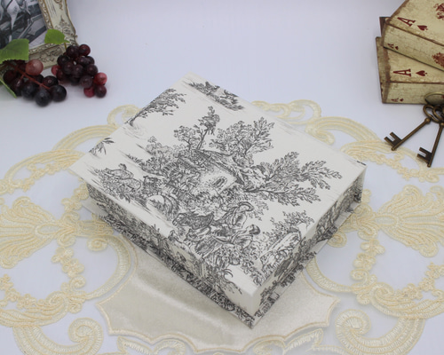 専用となりました♡フランスアンティーク　カルトナージュボックス フランス アンティーク カルトナージュ ボックス | le Verseau