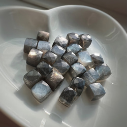 【14KGF】レア！ブラックサンストーン×ハーキマーダイヤモンド(カーボン入り)のピアス 4枚目の画像