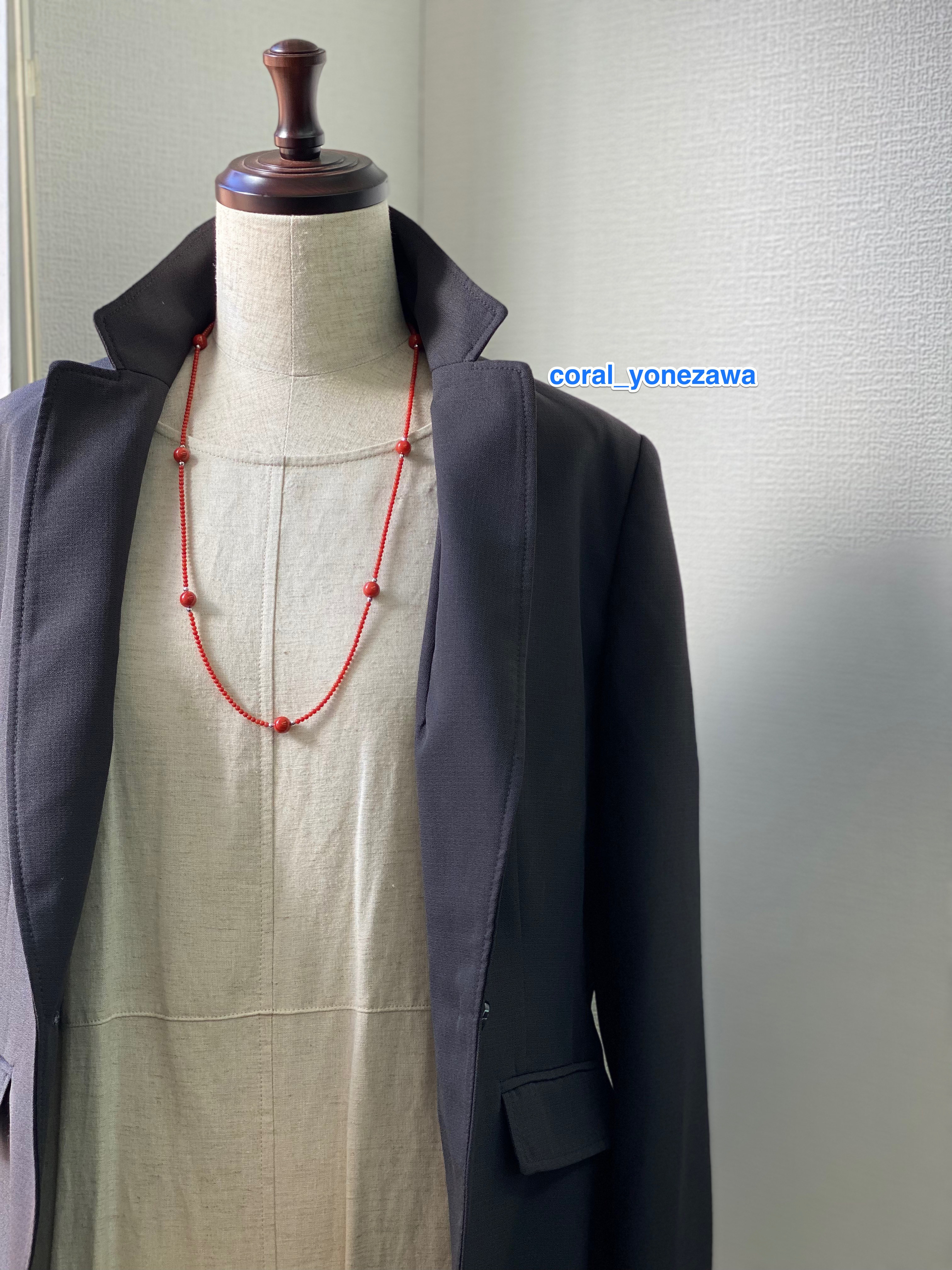 宝石珊瑚　ボリューム有り　赤い珊瑚のステーションデザインネックレス