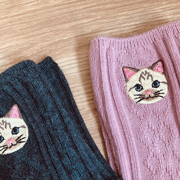 毛並みまで感じるリアル猫さん刺繍の靴下 ✩.*˚シャム系猫 ペクちゃん✩.*˚ 6枚目の画像