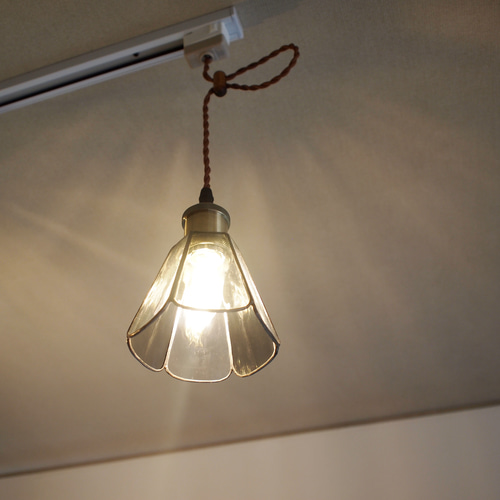 アンティーク調のクリアガラスの小振りのペンダントライト シーリング