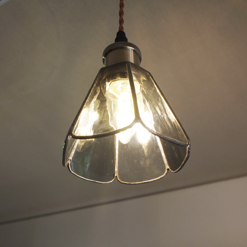 アンティーク調のクリアガラスの小振りのペンダントライト シーリング