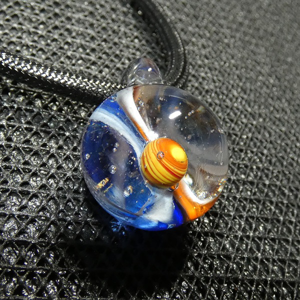 神経細胞の中の球体、NO.2（ガラス、とんぼ玉、ペンダント）