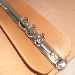 【真鍮と本革のシステム手帳カバー　ベルト式】　 A5サイズ　レザー　ヌメ革　大容量　ブラック　ネイビー　レッド 10枚目の画像