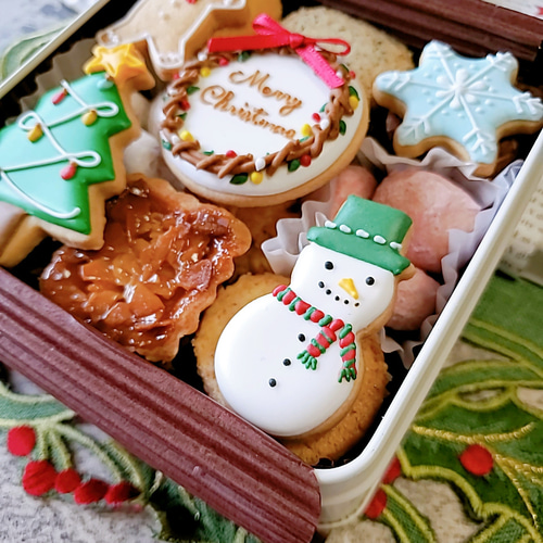 マークス＆スペンサー クリスマス 英国限定 クッキー缶 - メルカリ