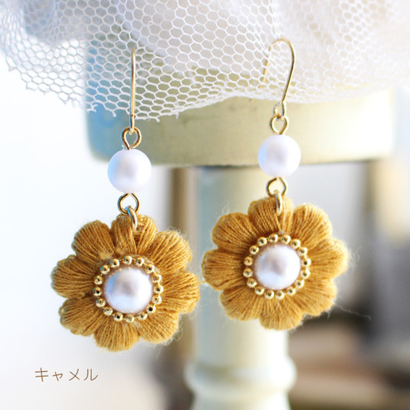 淺色復古刺繡花朵擺耳環/耳環 【日本製】P-3217 Flower 第2張的照片