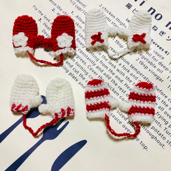 手編みクリスマスミニ手袋4点セット、ガーランド、オーナメントと色々使えます。 1枚目の画像