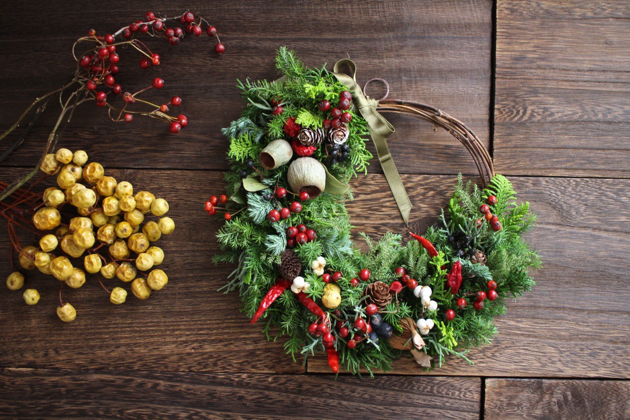 赤い木の実のハーフリース✳︎クリスマスwreathe◎22センチ リース  