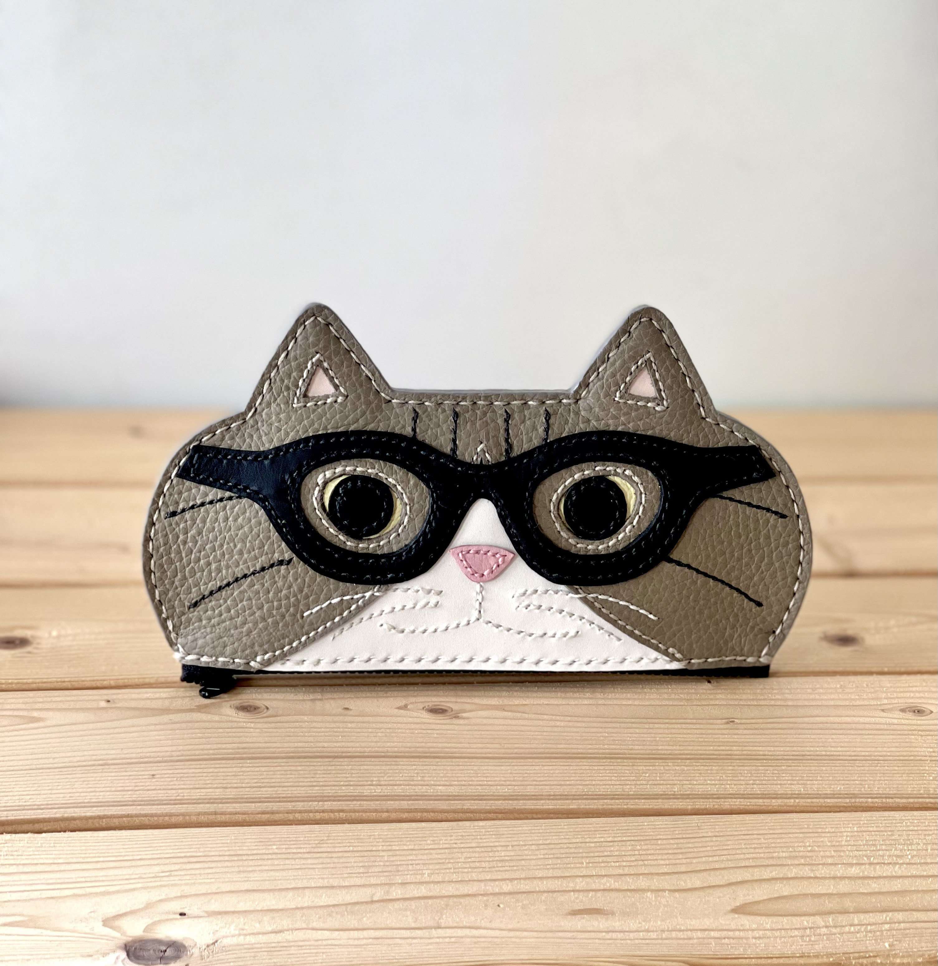 K.TAMAO作 姫路レザー 猫のメガネケース 全て手縫いのハンドメイド