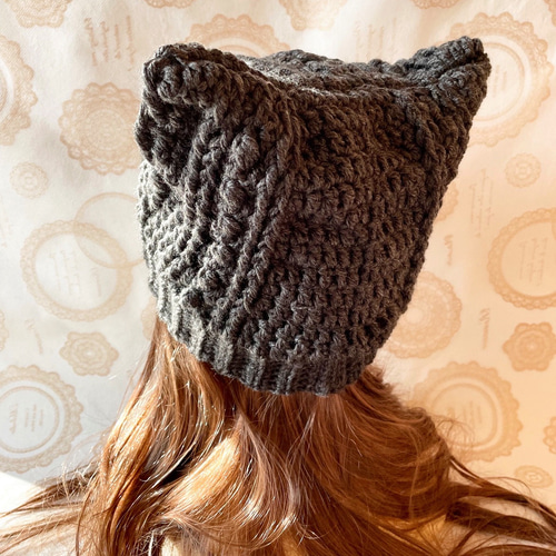 再販】大人気⭐︎春まで使えるアラン模様の猫耳ニット帽・チャコール