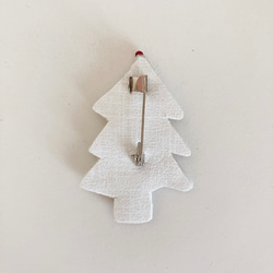 クリスマスツリーブローチ（ホワイト×レッド） 5枚目の画像