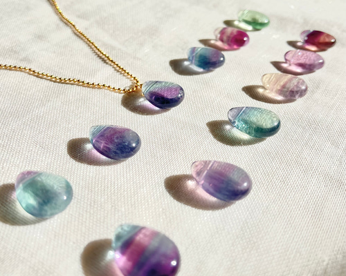 選べる】フローライトの虹色雫ネックレス ペンダント 一点物 水瓶座