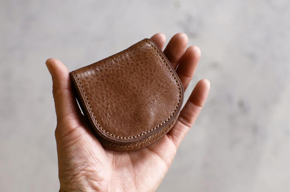 残り1点【送料無料】馬蹄型 コインケース 小銭入れ ／オイルレザー ブラウン 5枚目の画像