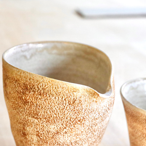 酒器 中里重利（三玄窯）の彫三島酒器揃 | 東京世田谷の買取専門店くらしのくら