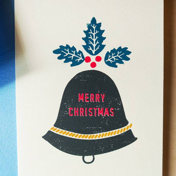 【柊のついたベル型帽子】クリスマスのグリーティングカード 2枚目の画像