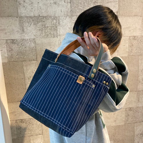 デニムリメイクバック　ケミカルウォッシュデニム編み込みトートバッグ　ミニポーチ付 デニムリメイクバック ケミカルウォッシュデニム編み込みトート