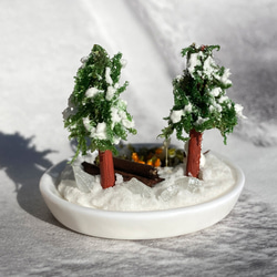 雪溶けの森と雪だるまのジオラマ 4枚目の画像