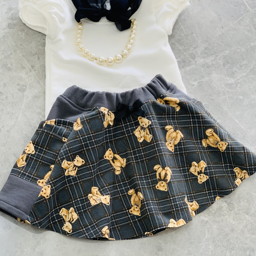 受注制作】くまちゃん柄 大きなポケット フレアスカート  