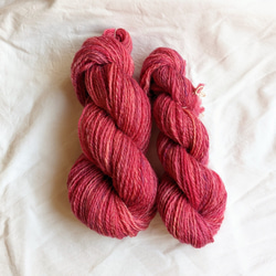 ダークプラム　35g　国産羊　手紡ぎ毛糸 1枚目の画像