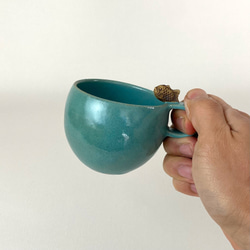 【受注制作品】タイヤキのコーヒーカップ（トルコ青） 2枚目の画像