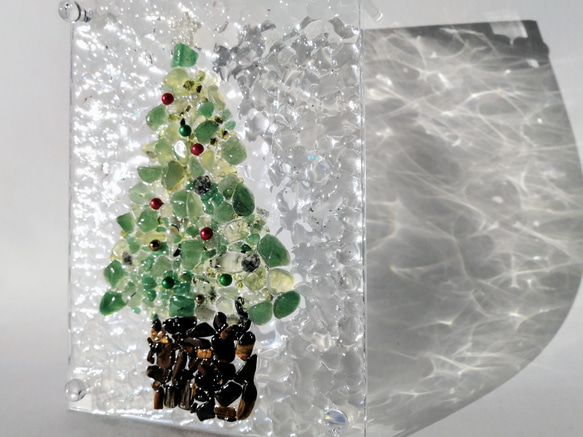 天然石のクリスマスツリープレート / レジン / 雪 / 置物 / オブジェ / インテリア 3枚目の画像