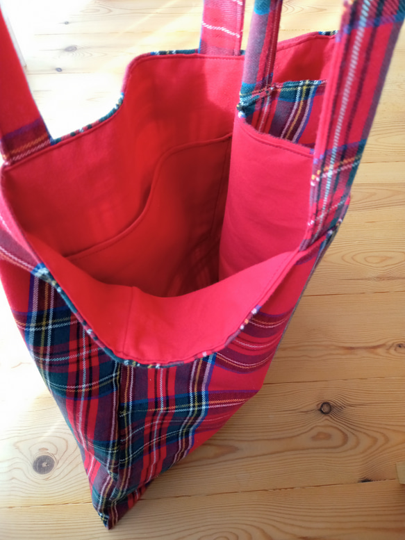 可愛い❤定番の赤タータンチェックトート（ロイヤルスチュワート・ネル素材）トートバッグ 11枚目の画像