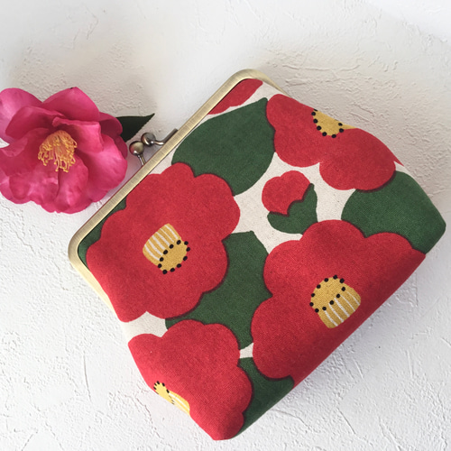 レトロモダンな椿柄がま口ポーチ【受注生産】 ポーチ 彩か 通販