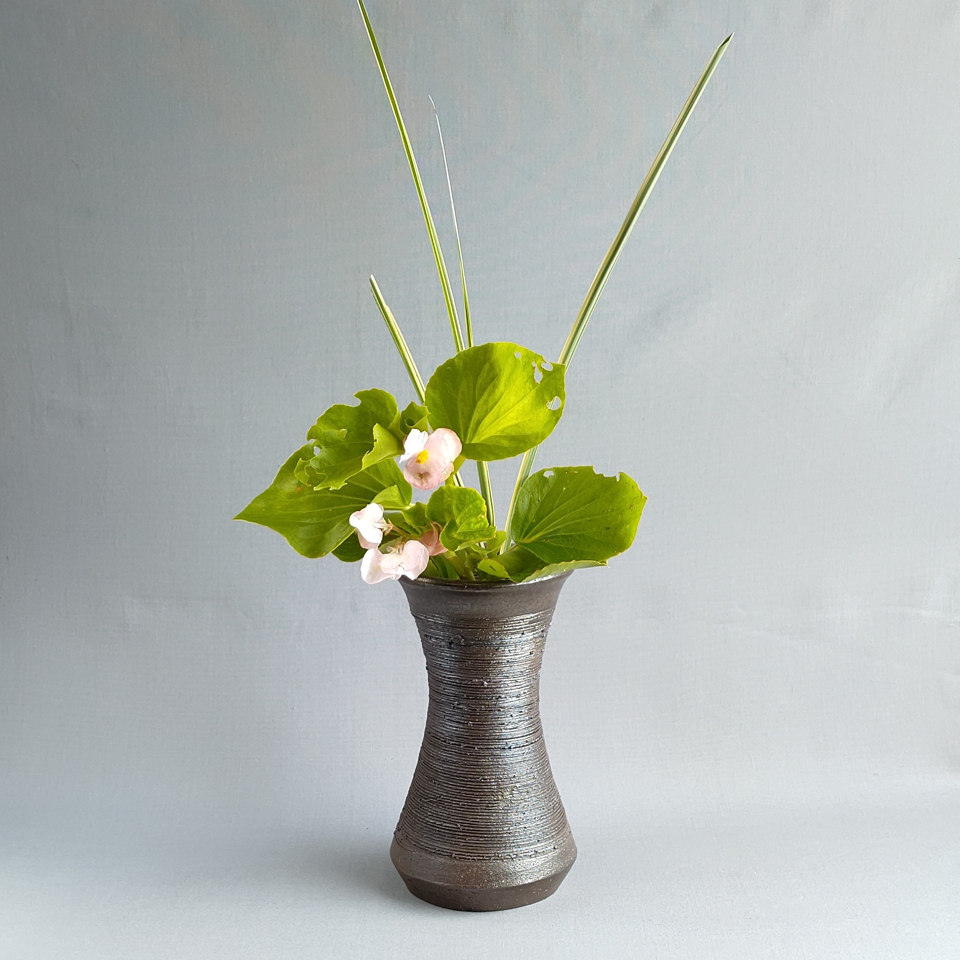 花入れ　焼締め　薪窯　【商品番号：00210】