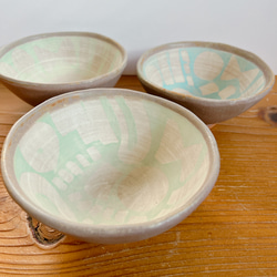 ふんわり幾何学模様のご飯茶碗（緑色） 5枚目の画像