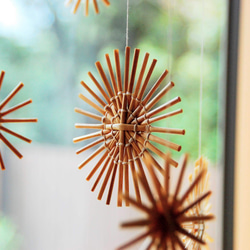 星のモビール　麦藁細工　ナチュラルなモビール　ベビーメリー 4枚目の画像