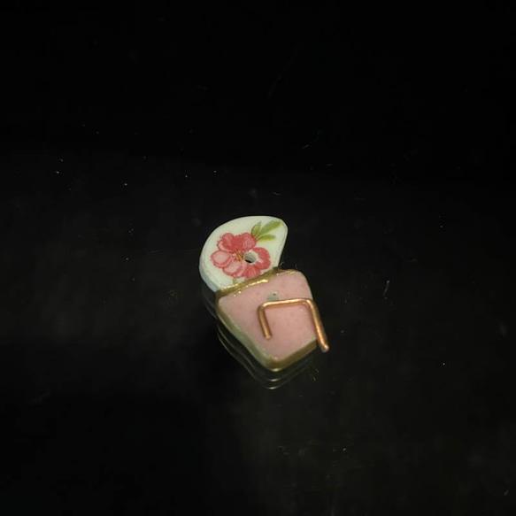 ピンクのお花リング 4枚目の画像