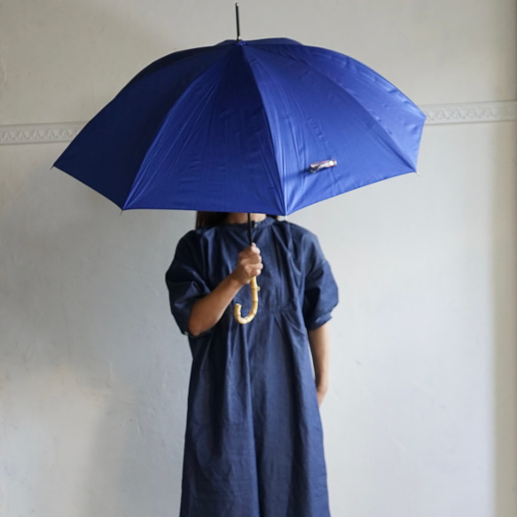 UVカット長傘 インド サリー リボン 紫外線99.9%カット 竹の傘 竹ハンドル 晴雨兼用 長傘 ALCEDO 3枚目の画像