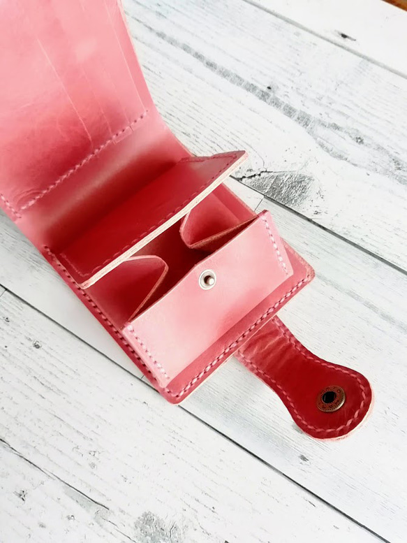 ボタン留め２つ折り財布（桜） ボックス型小銭入れ 革小物 レザークラフト レザーウォレット 4枚目の画像