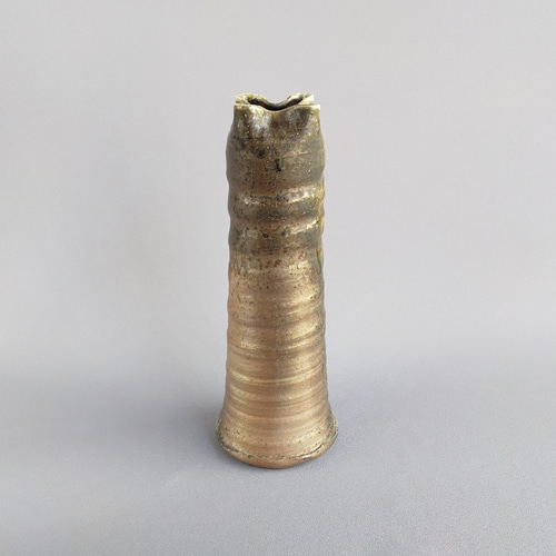 ★焼締め★ 花入れ 花入れ 焼締め 薪窯 【商品番号：00541】 | やきもの實陶（さね