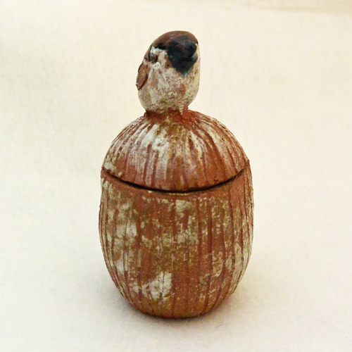 スズメの小物入れ 茶色 野鳥 雀・すずめ 鳥 とり 陶器・陶芸 蓋