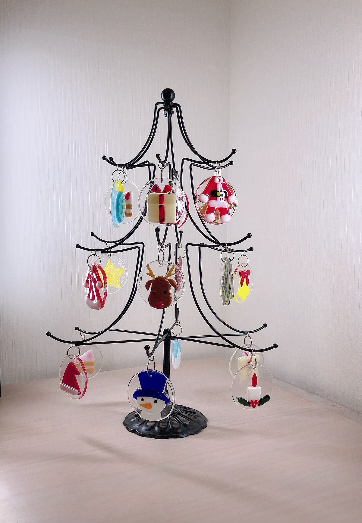 オーナメントがいっぱいの可愛いクリスマスツリー その他