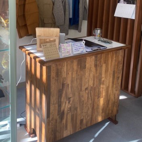 モザイクタイルが可愛い 受付カウンター レジカウンター 美容室/居酒屋