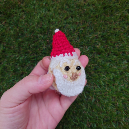 サンタさんの楽しい毛糸のバッジ（ブローチ、ボールチェーン、ヘアゴム