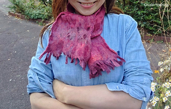 布フェルトのマフラー 赤 (天然素材 羊毛フェルト インド綿 布フェルトのマフラー 赤 (天然素材 羊毛フェルト インド綿