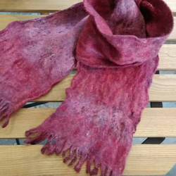 布フェルトのマフラー　赤　（天然素材　羊毛フェルト　インド綿　ウール　コットン　） 4枚目の画像