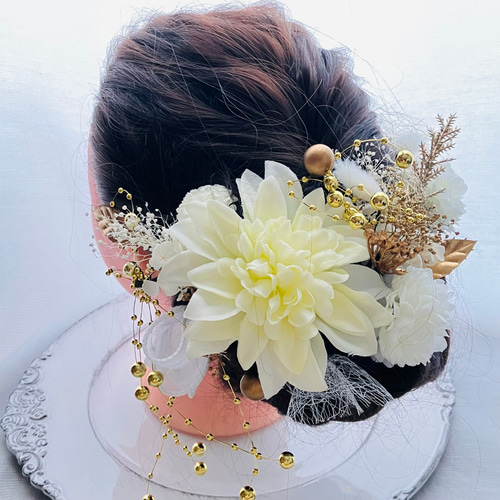 成人式髪飾り☆結婚式☆卒業式　パールチェーンタッセル人気ホワイトダリア水引金箔 成人式髪飾り 結婚式髪飾り 揺れるパールチェーンタッセル
