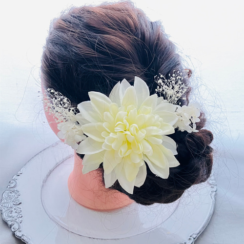 成人式髪飾り☆結婚式☆卒業式　パールチェーンタッセル人気ホワイトダリア水引金箔 成人式髪飾り 結婚式髪飾り 揺れるパールチェーンタッセル
