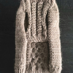 犬服♪ちょっと複雑なアラン模様のざっくりとした手編みセーター 2枚目の画像